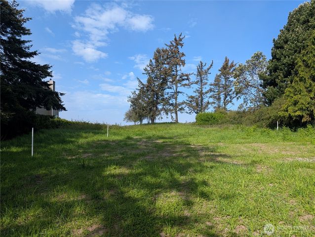 2089 West Beach Road, Oak Harbor, WA 98277