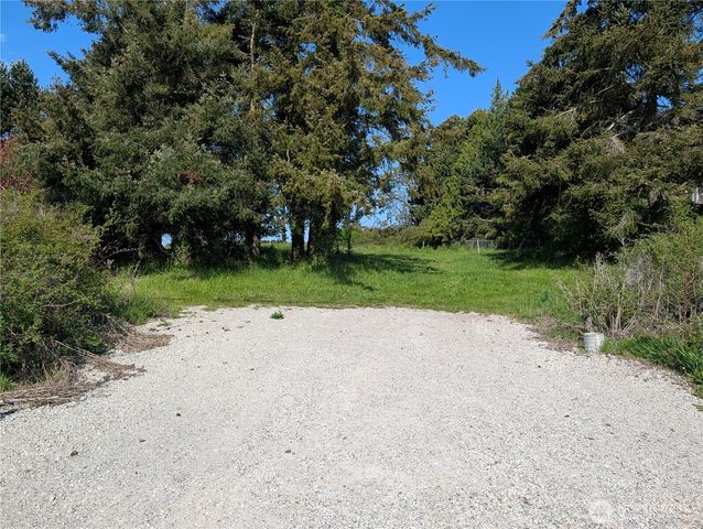 2089 West Beach Road, Oak Harbor, WA 98277