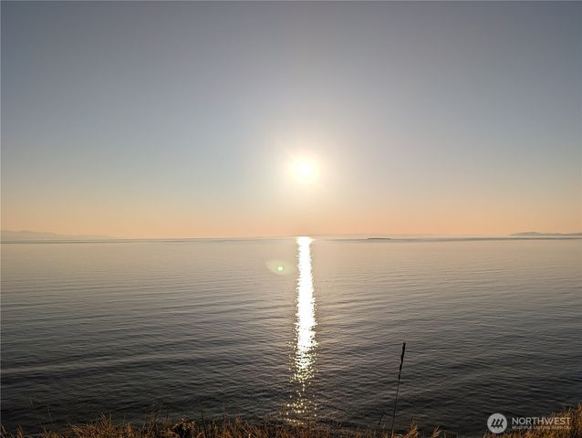 2089 West Beach Road, Oak Harbor, WA 98277