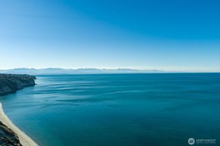 2089 West Beach Road, Oak Harbor, WA 98277