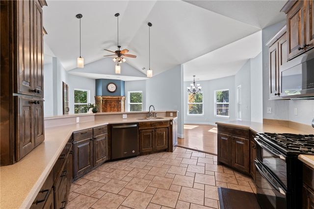 18725 Mallory Xing, Siloam Springs, AR 72761