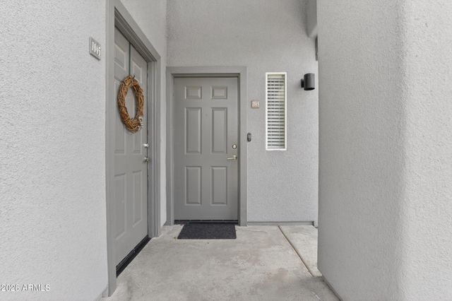 7401 W ARROWHEAD CLUBHOUSE Drive 2045, Glendale, AZ 85308