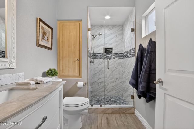 7401 W ARROWHEAD CLUBHOUSE Drive 2045, Glendale, AZ 85308