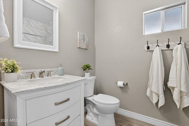 7401 W ARROWHEAD CLUBHOUSE Drive 2045, Glendale, AZ 85308