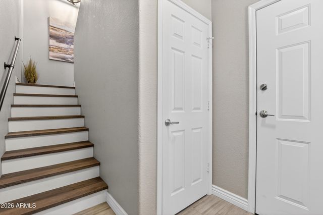 7401 W ARROWHEAD CLUBHOUSE Drive 2045, Glendale, AZ 85308