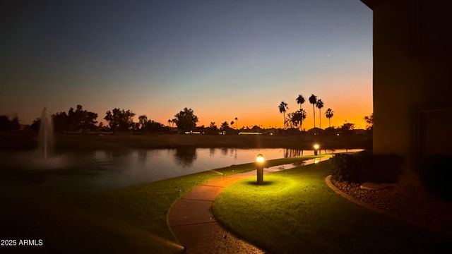 7401 W ARROWHEAD CLUBHOUSE Drive 2045, Glendale, AZ 85308