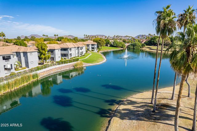 7401 W ARROWHEAD CLUBHOUSE Drive 2045, Glendale, AZ 85308