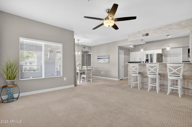 7401 W ARROWHEAD CLUBHOUSE Drive 2045, Glendale, AZ 85308