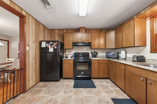 500 Lazy Lane, Wharton, TX 77488