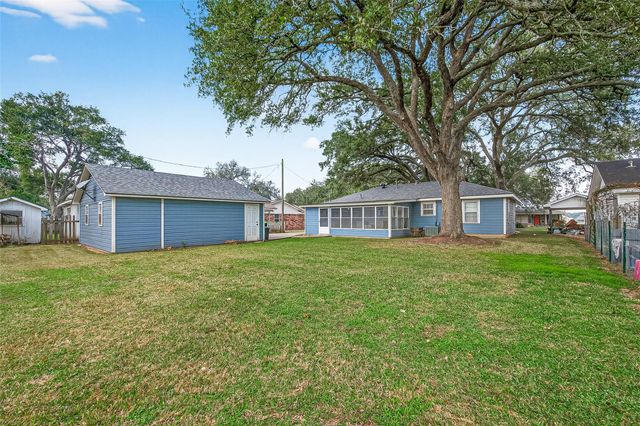 500 Lazy Lane, Wharton, TX 77488