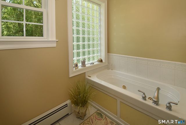 85 School Road, Bolton, CT 06043