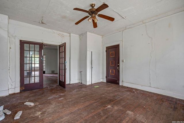 325 E Courtland, San Antonio, TX 78212
