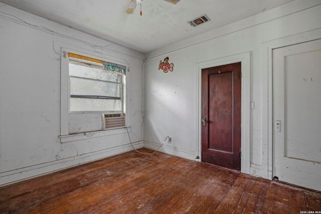 325 E Courtland, San Antonio, TX 78212