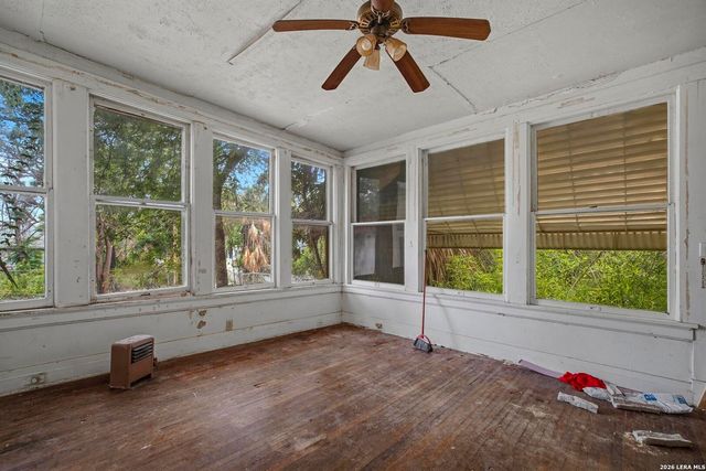 325 E Courtland, San Antonio, TX 78212