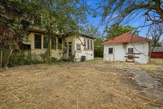 325 E Courtland, San Antonio, TX 78212