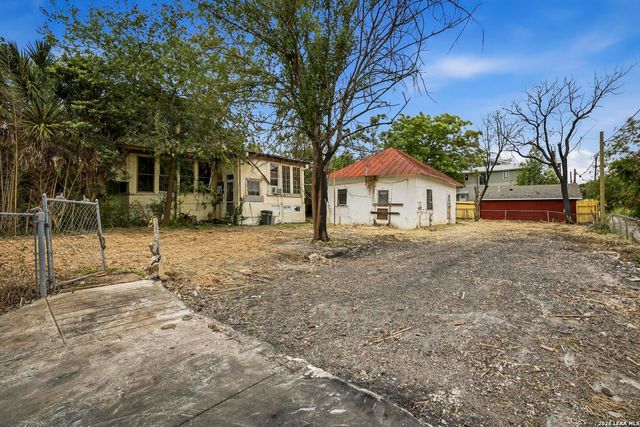 325 E Courtland, San Antonio, TX 78212