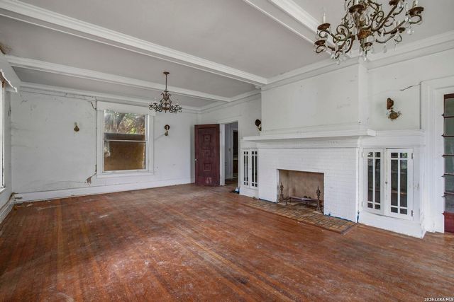 325 E Courtland, San Antonio, TX 78212