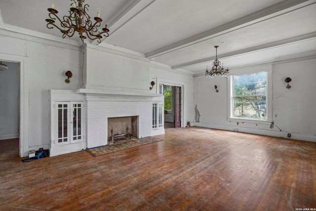 325 E Courtland, San Antonio, TX 78212