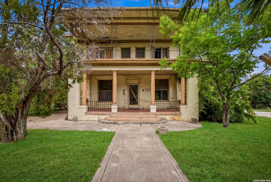 325 E Courtland, San Antonio, TX 78212
