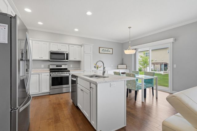 4465 W Slate Creek Drive, Bettendorf, IA 52722