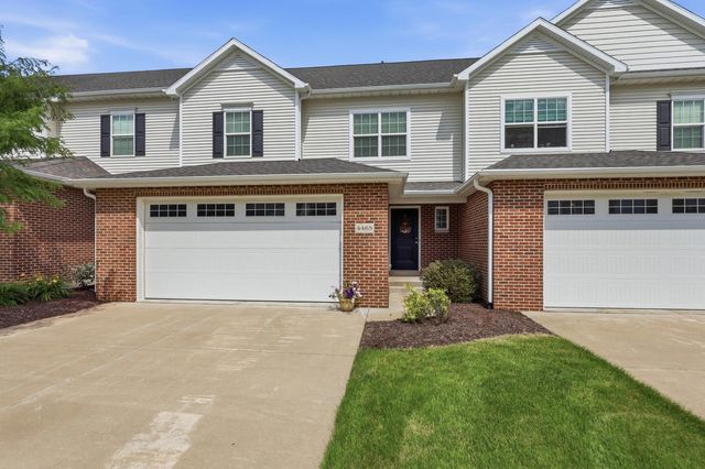 4465 W Slate Creek Drive, Bettendorf, IA 52722