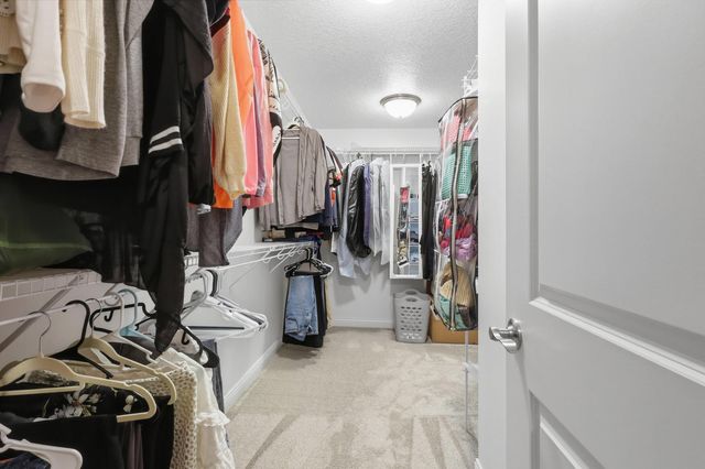 4465 W Slate Creek Drive, Bettendorf, IA 52722
