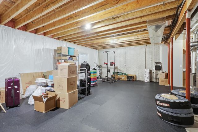 4465 W Slate Creek Drive, Bettendorf, IA 52722