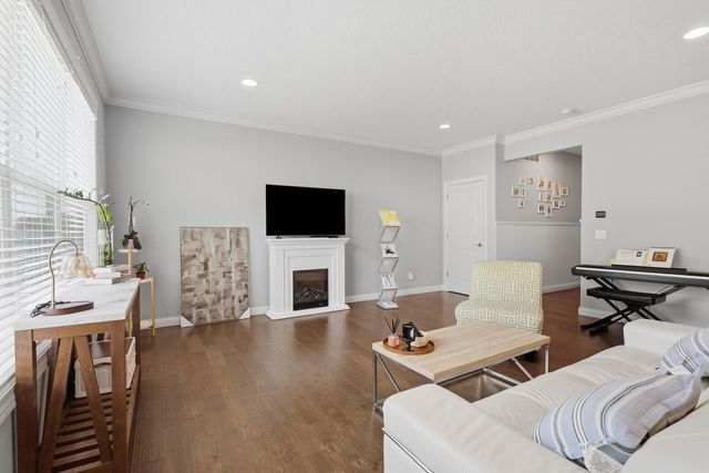 4465 W Slate Creek Drive, Bettendorf, IA 52722