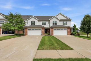 4465 W Slate Creek Drive, Bettendorf, IA 52722