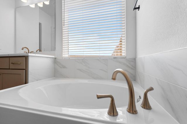 12102 Wild Bend Drive, Mont Belvieu, TX 77523