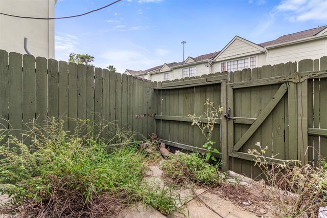 8657 Village Of Fondren Drive 8657, Houston, TX 77071