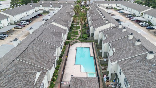 8657 Village Of Fondren Drive 8657, Houston, TX 77071