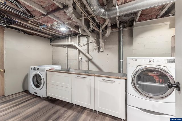 745 16th St NE, Salem, OR 97301