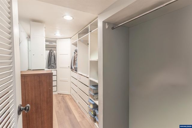 745 16th St NE, Salem, OR 97301