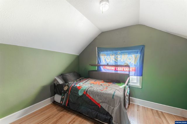 745 16th St NE, Salem, OR 97301