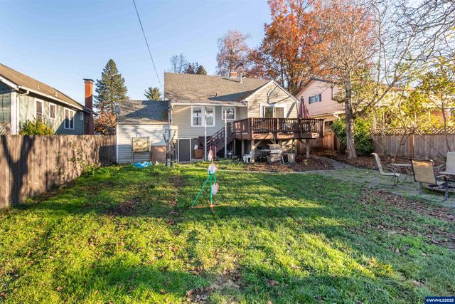 745 16th St NE, Salem, OR 97301