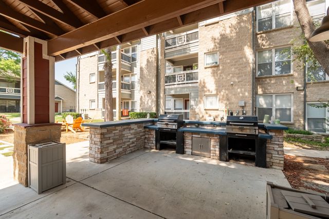 3391 WESTERN CENTER Boulevard, Fort Worth, TX 76137