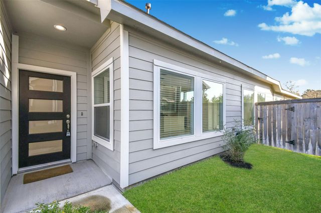 623 Silver Pear Ct, Montgomery, TX 77316