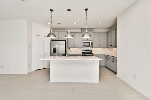 623 Silver Pear Ct, Montgomery, TX 77316