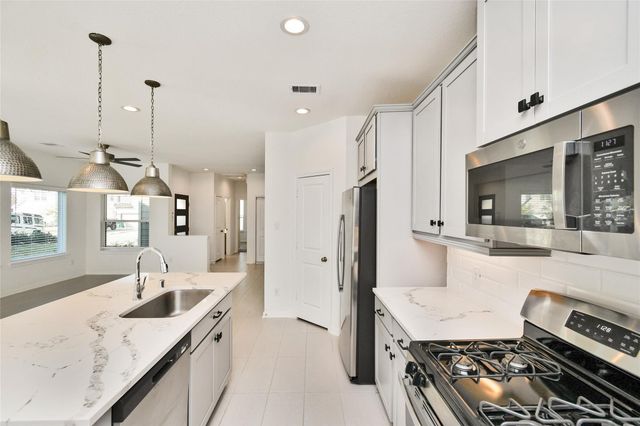 623 Silver Pear Ct, Montgomery, TX 77316