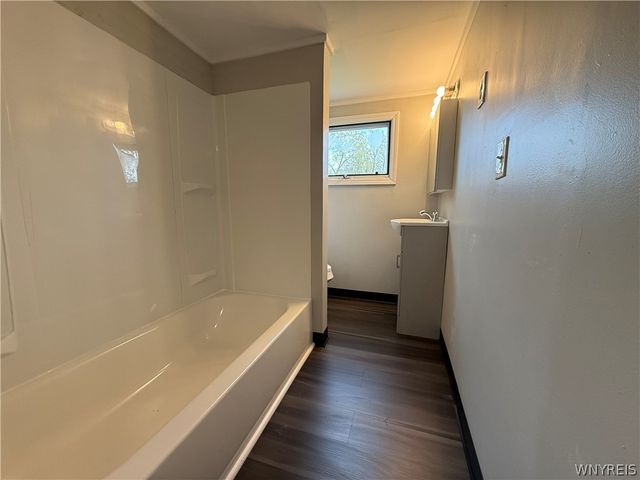 18 Bradford Court, West Seneca, NY 14224