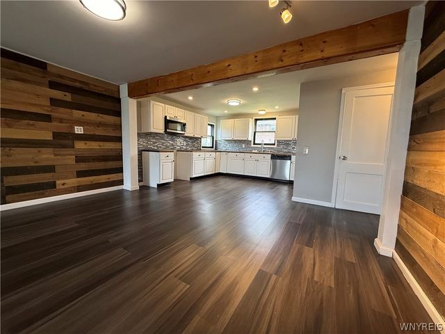 18 Bradford Court, West Seneca, NY 14224