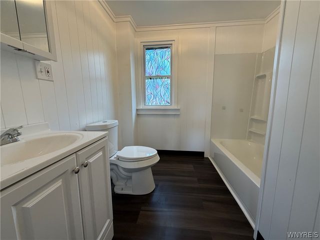 18 Bradford Court, West Seneca, NY 14224