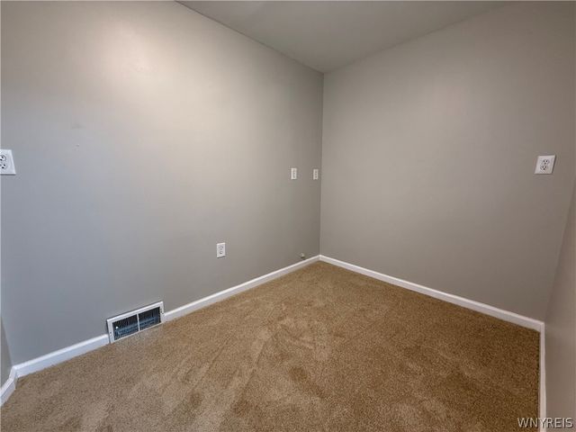 18 Bradford Court, West Seneca, NY 14224