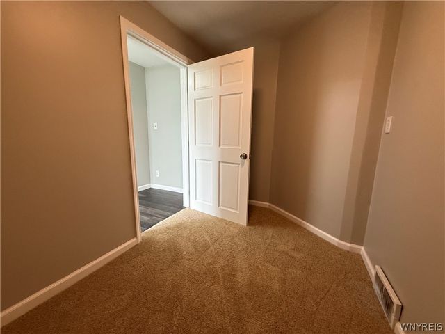 18 Bradford Court, West Seneca, NY 14224