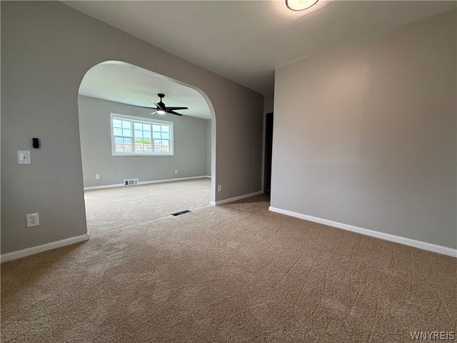 18 Bradford Court, West Seneca, NY 14224