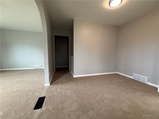 18 Bradford Court, West Seneca, NY 14224