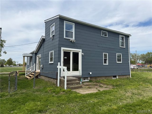 18 Bradford Court, West Seneca, NY 14224