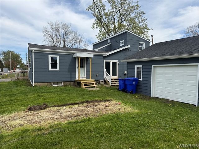 18 Bradford Court, West Seneca, NY 14224