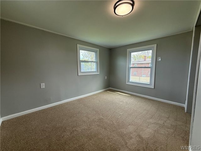 18 Bradford Court, West Seneca, NY 14224